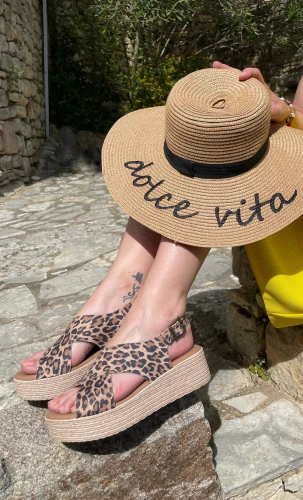 nouvelle collection de nu-pieds et sandales très tendances et très confortables de la marque Xapatan pour femme sur labotterouge.com